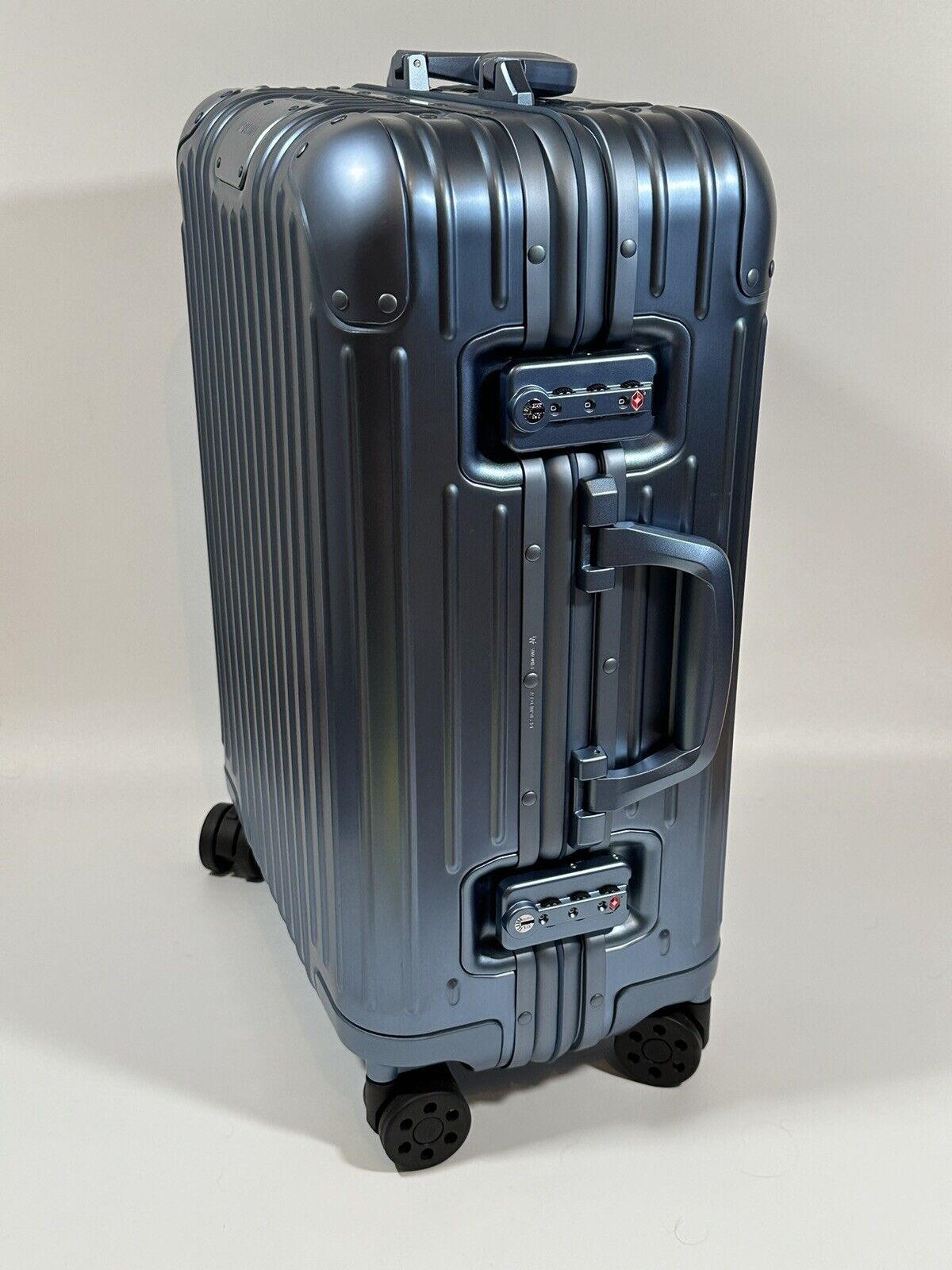 Rimowa Original Cabin Arctic Blue 35l – The Bag Depot